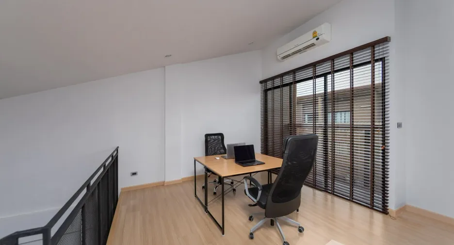 For rent 3 bedrooms townhouse in Pak Kret, Nonthaburi