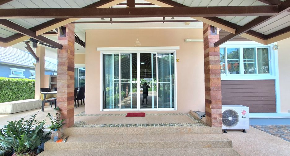 For rent 3 bedrooms villa in Hua Hin, Prachuap Khiri Khan