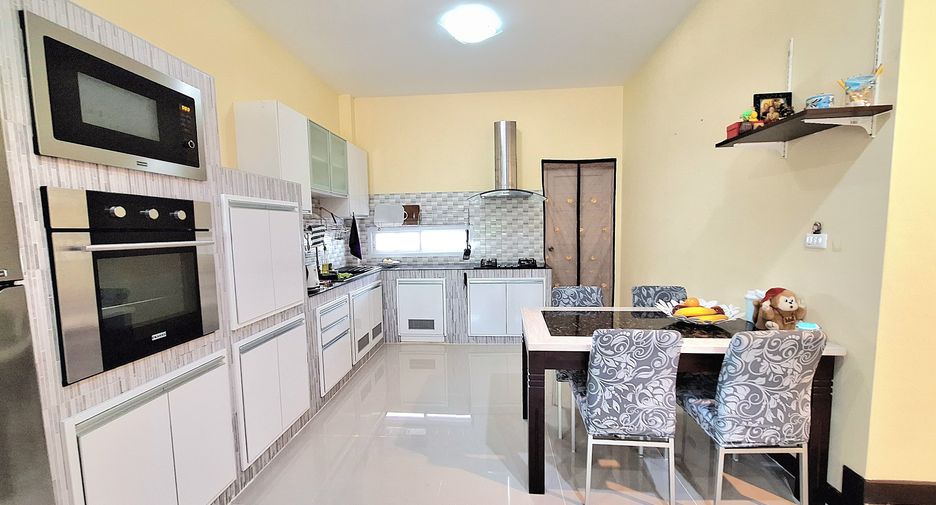 For rent 3 bedrooms villa in Hua Hin, Prachuap Khiri Khan
