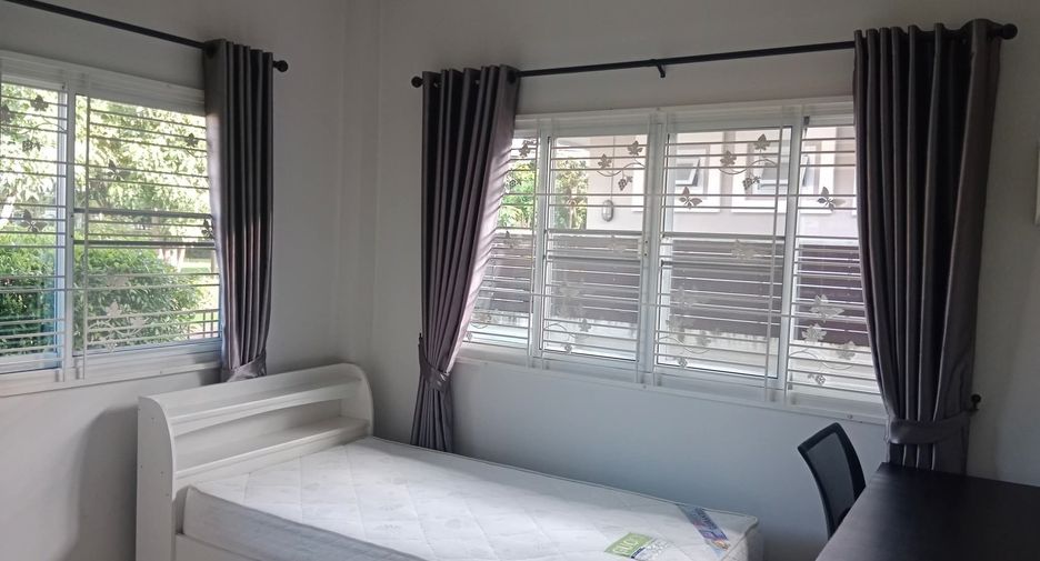 For rent 3 bedrooms house in San Kamphaeng, Chiang Mai