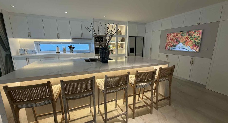For sale 4 bedrooms villa in Hua Hin, Prachuap Khiri Khan