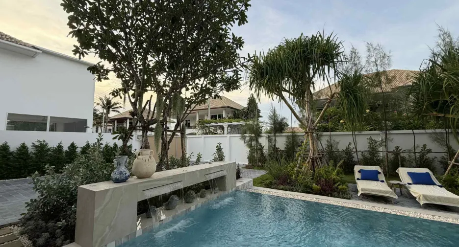For sale 4 bedrooms villa in Hua Hin, Prachuap Khiri Khan