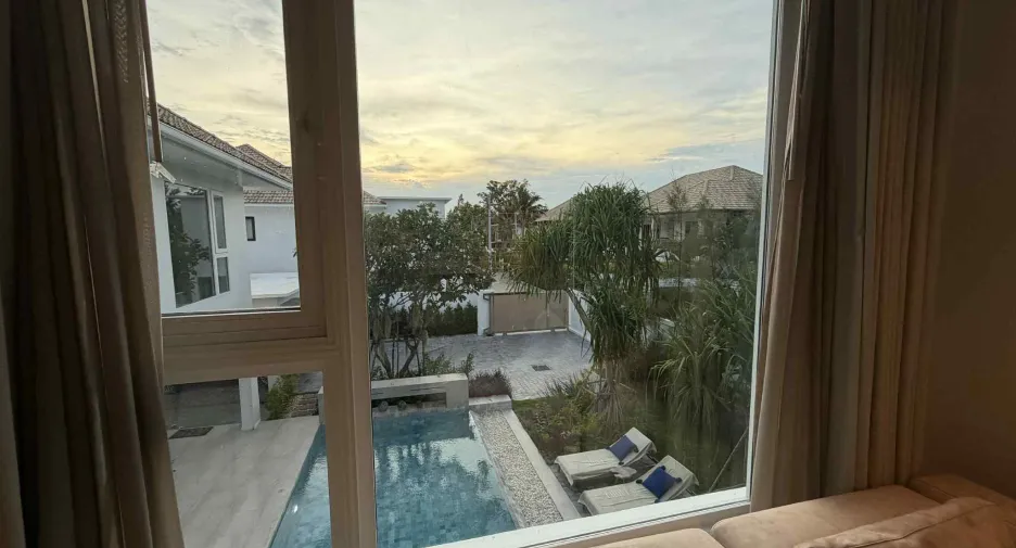 For sale 4 bedrooms villa in Hua Hin, Prachuap Khiri Khan