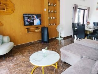 Casa en alquiler de 3 habitaciones en Bang Lamung, Chonburi