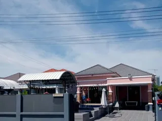 Casa en alquiler de 3 habitaciones en Bang Lamung, Chonburi
