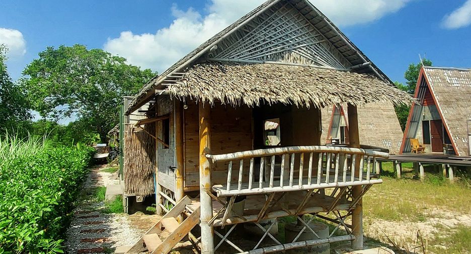 Hotel zum Kauf mit 10 Zimmer in Klaeng, Rayong