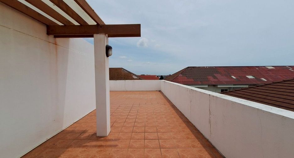 For rent 3 bedrooms townhouse in Hua Hin, Prachuap Khiri Khan