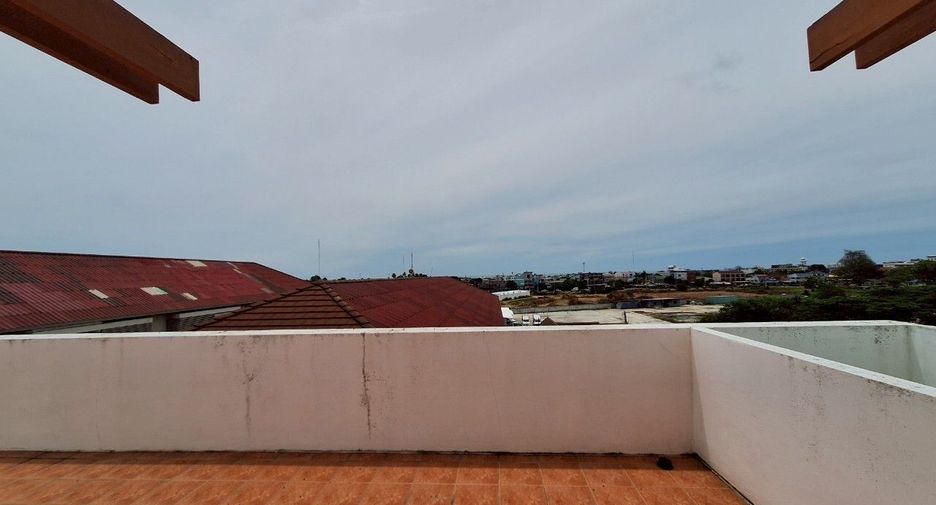 For rent 3 bedrooms townhouse in Hua Hin, Prachuap Khiri Khan