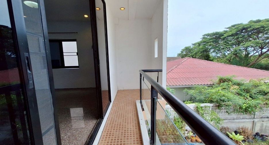For rent 3 bedrooms townhouse in Hua Hin, Prachuap Khiri Khan