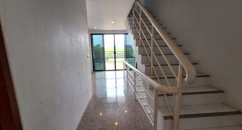 For rent 3 bedrooms townhouse in Hua Hin, Prachuap Khiri Khan