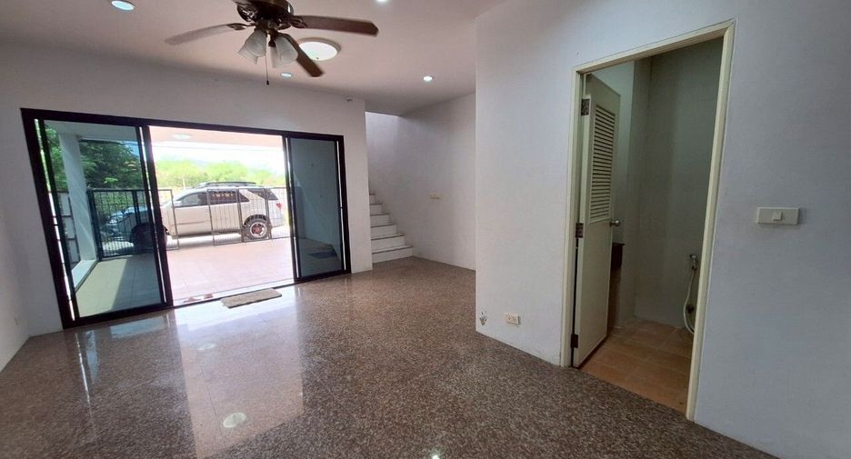 For rent 3 bedrooms townhouse in Hua Hin, Prachuap Khiri Khan