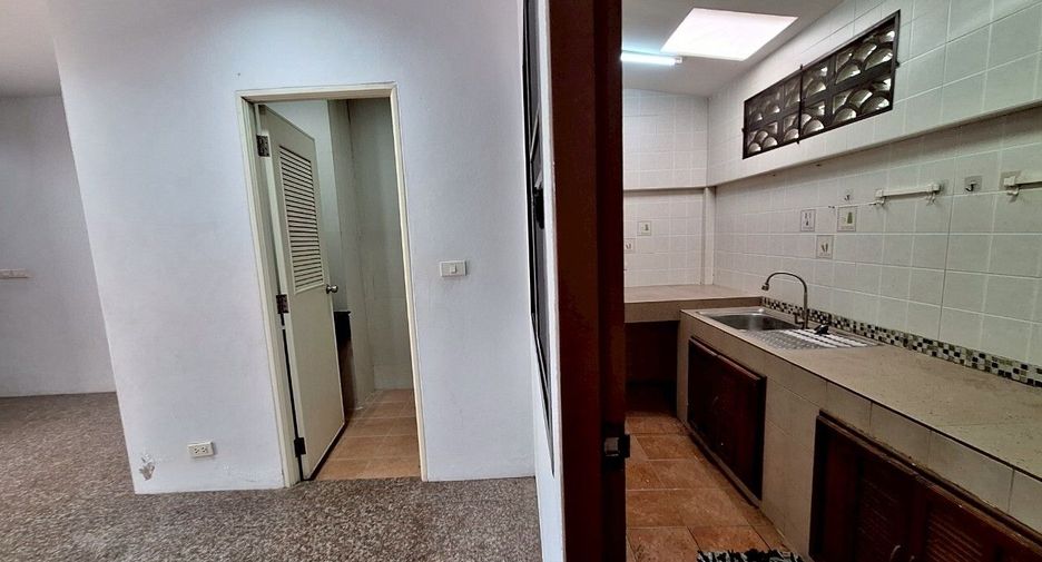 For rent 3 bedrooms townhouse in Hua Hin, Prachuap Khiri Khan