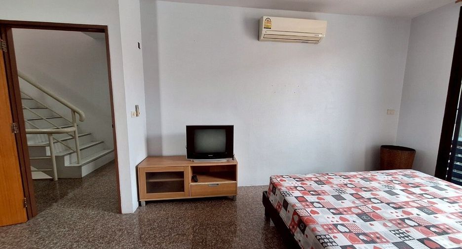 For rent 3 bedrooms townhouse in Hua Hin, Prachuap Khiri Khan