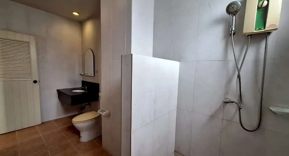 For rent 3 bedrooms townhouse in Hua Hin, Prachuap Khiri Khan