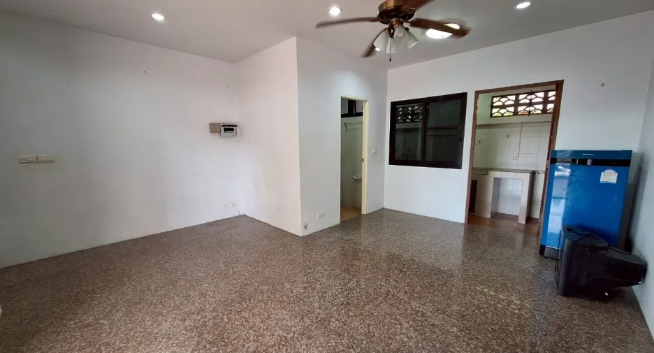 For rent 3 bedrooms townhouse in Hua Hin, Prachuap Khiri Khan