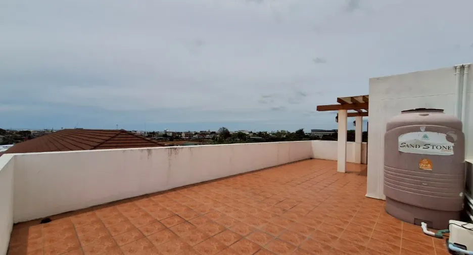 For rent 3 bedrooms townhouse in Hua Hin, Prachuap Khiri Khan