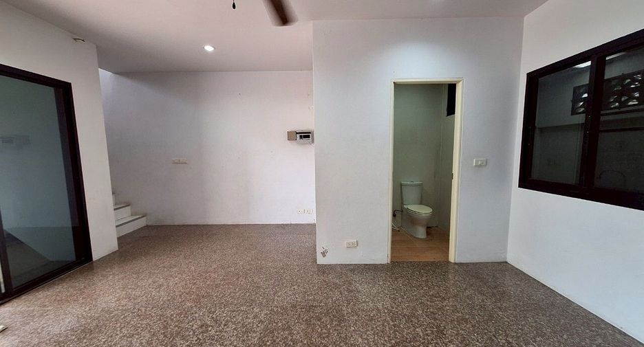 For rent 3 bedrooms townhouse in Hua Hin, Prachuap Khiri Khan