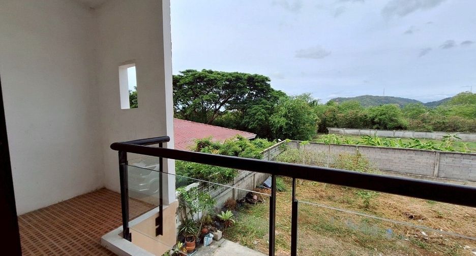For rent 3 bedrooms townhouse in Hua Hin, Prachuap Khiri Khan