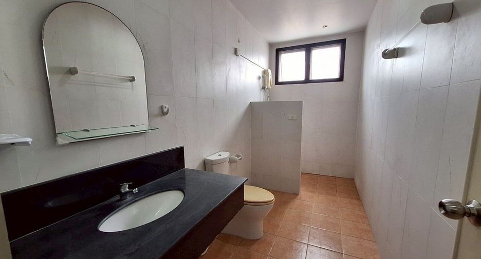 For rent 3 bedrooms townhouse in Hua Hin, Prachuap Khiri Khan