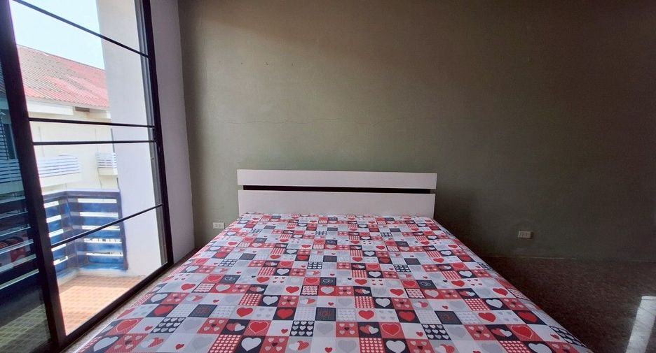 For rent 3 bedrooms townhouse in Hua Hin, Prachuap Khiri Khan