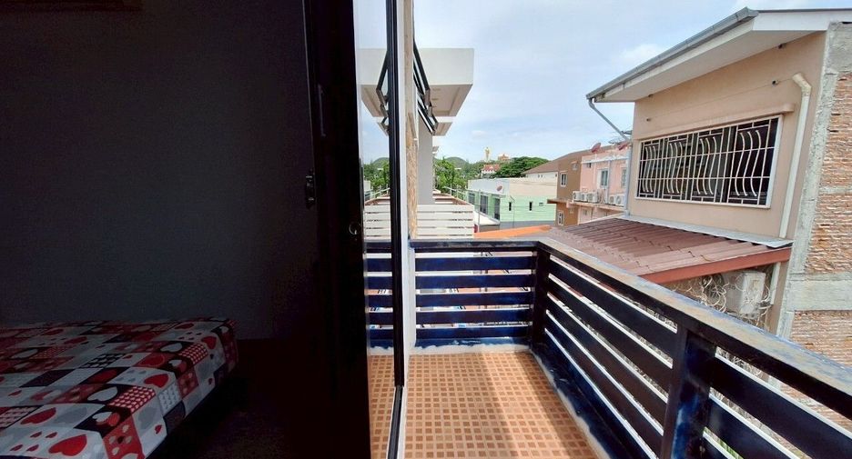 For rent 3 bedrooms townhouse in Hua Hin, Prachuap Khiri Khan
