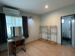 For rent 3 bedrooms house in Saraphi, Chiang Mai