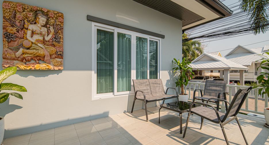 For rent 4 bedrooms villa in Bang Lamung, Chonburi