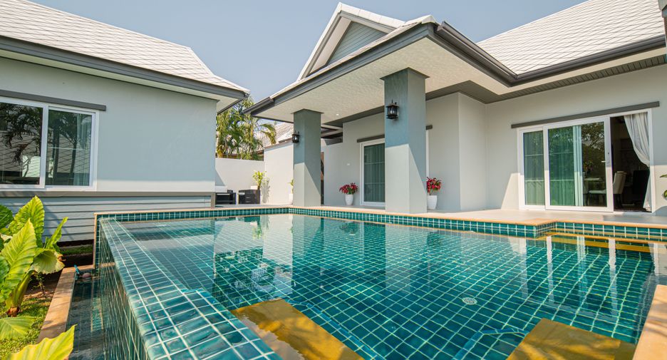 For rent 4 bedrooms villa in Bang Lamung, Chonburi