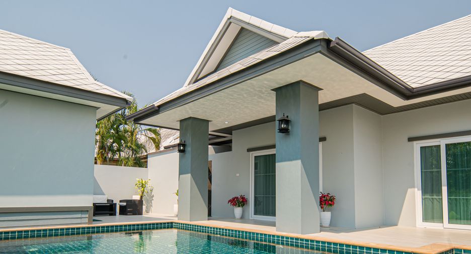 For rent 4 bedrooms villa in Bang Lamung, Chonburi
