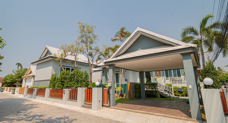 For rent 4 bedrooms villa in Bang Lamung, Chonburi