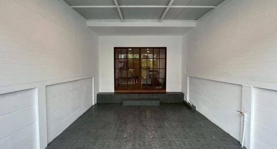 For sale 2 bedrooms house in Mueang Samut Prakan, Samut Prakan