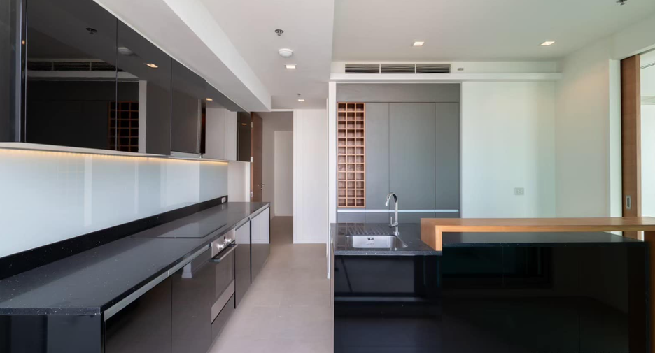 For sale 5 bedrooms condo in Sathon, Bangkok
