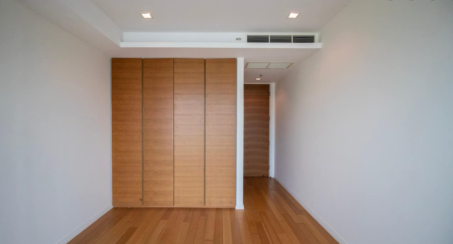For sale 5 bedrooms condo in Sathon, Bangkok