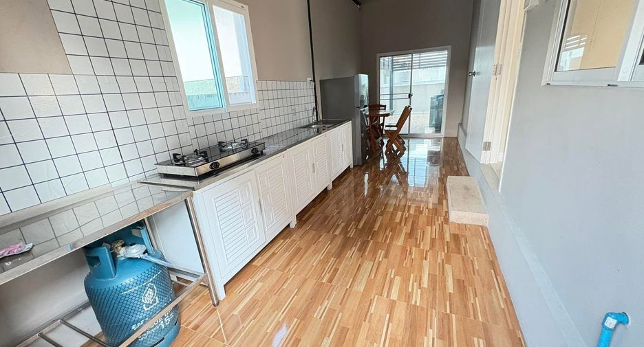 For rent 3 bedrooms house in San Kamphaeng, Chiang Mai
