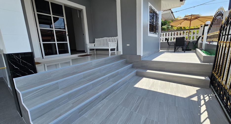 For rent 3 bedrooms house in Bang Lamung, Chonburi