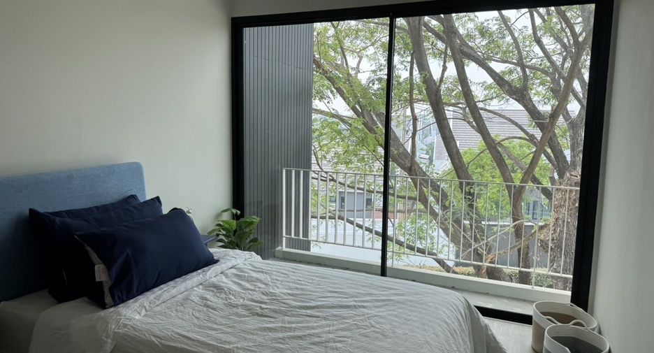 À vendre 4 chambres maison de ville à San Sai, Chiang Mai