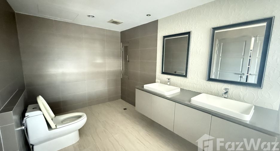 For sale 4 bedrooms condo in Phaya Thai, Bangkok