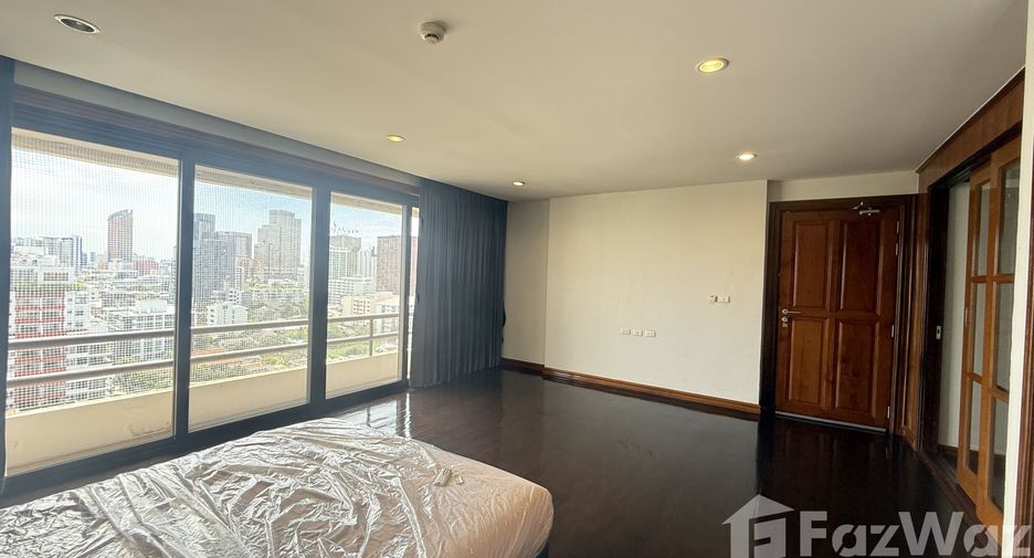 For sale 4 bedrooms condo in Phaya Thai, Bangkok