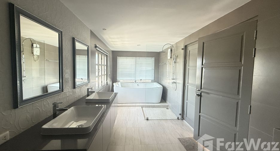 For sale 4 bedrooms condo in Phaya Thai, Bangkok