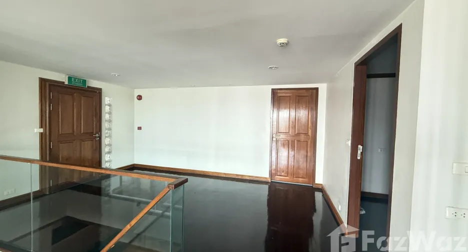For sale 4 bedrooms condo in Phaya Thai, Bangkok