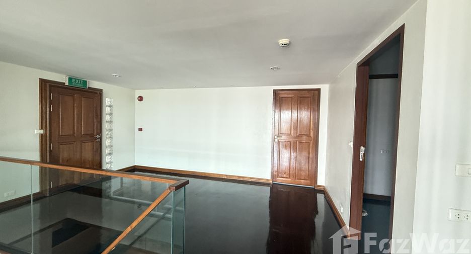 For sale 4 bedrooms condo in Phaya Thai, Bangkok