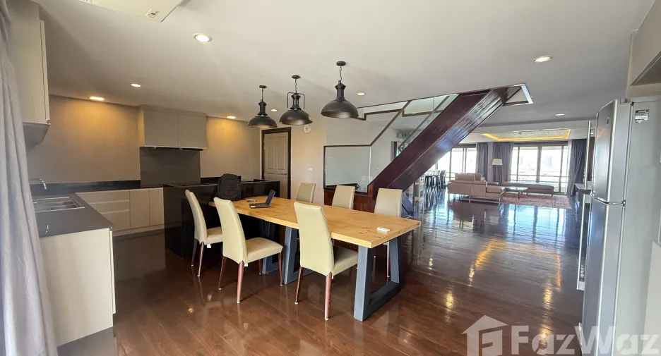 For sale 4 bedrooms condo in Phaya Thai, Bangkok