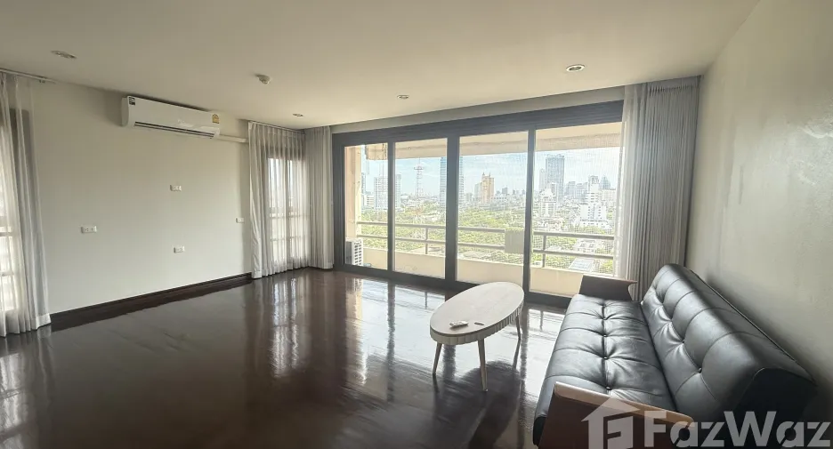 For sale 4 bedrooms condo in Phaya Thai, Bangkok