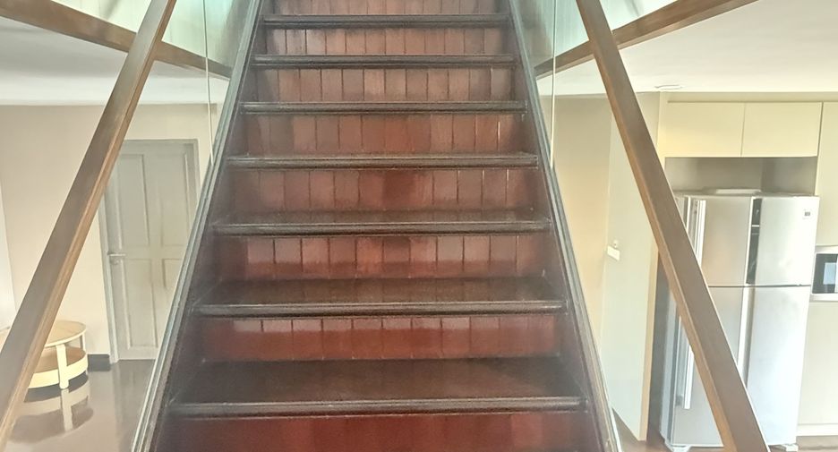 For sale 4 bedrooms condo in Phaya Thai, Bangkok