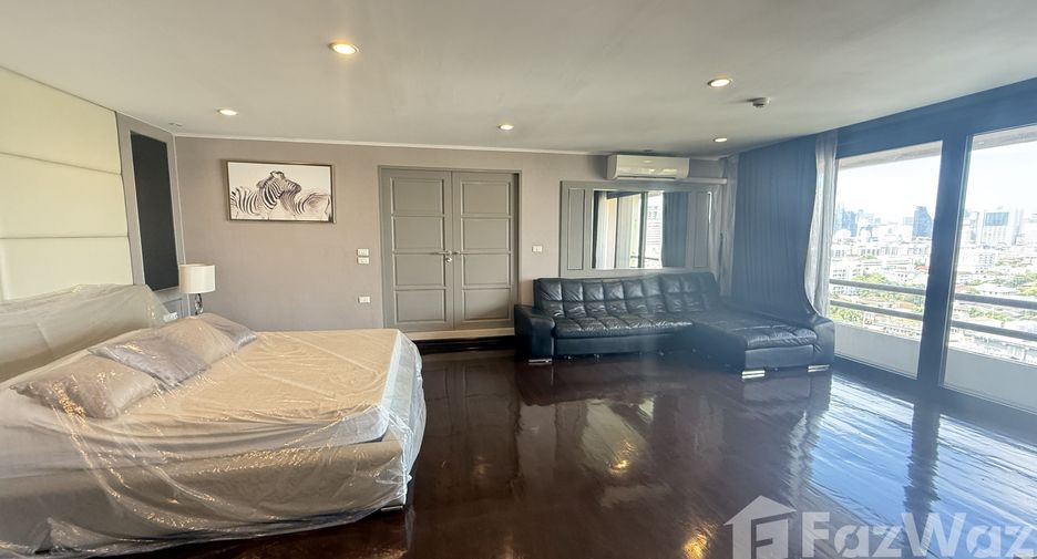 For sale 4 bedrooms condo in Phaya Thai, Bangkok