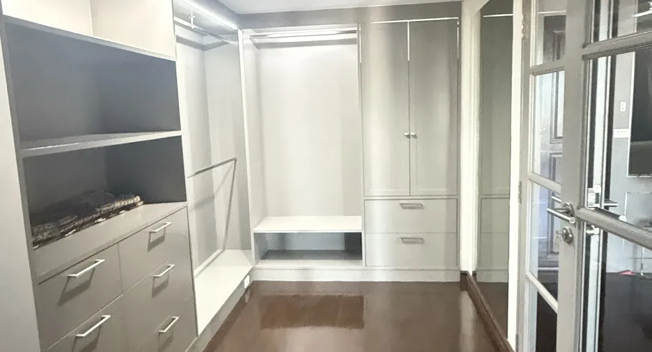 For sale 4 bedrooms condo in Phaya Thai, Bangkok