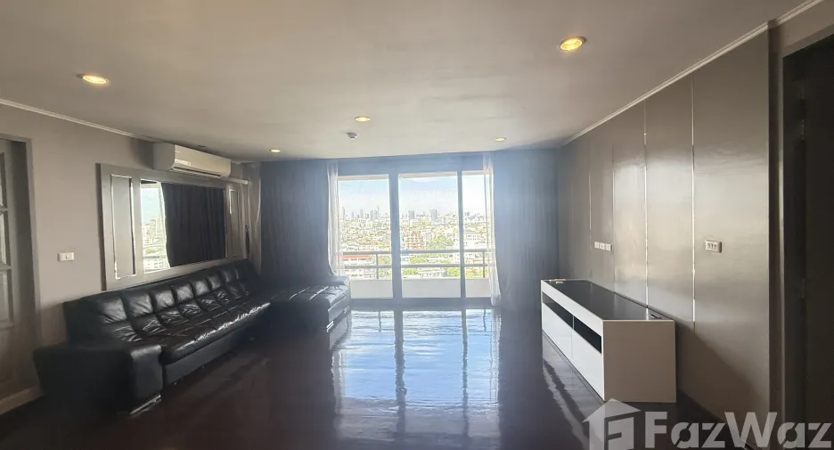 For sale 4 bedrooms condo in Phaya Thai, Bangkok