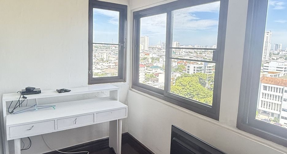 For sale 4 bedrooms condo in Phaya Thai, Bangkok
