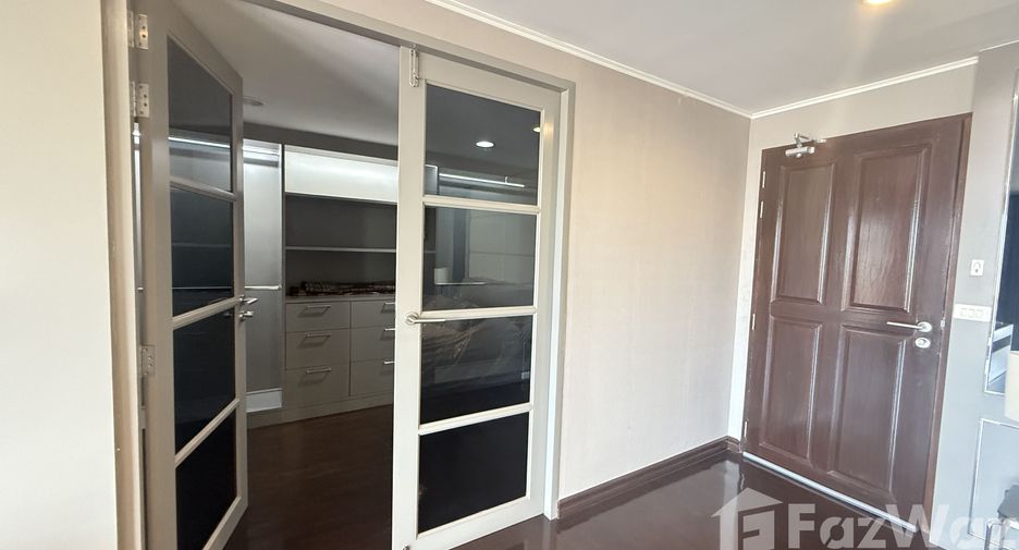For sale 4 bedrooms condo in Phaya Thai, Bangkok