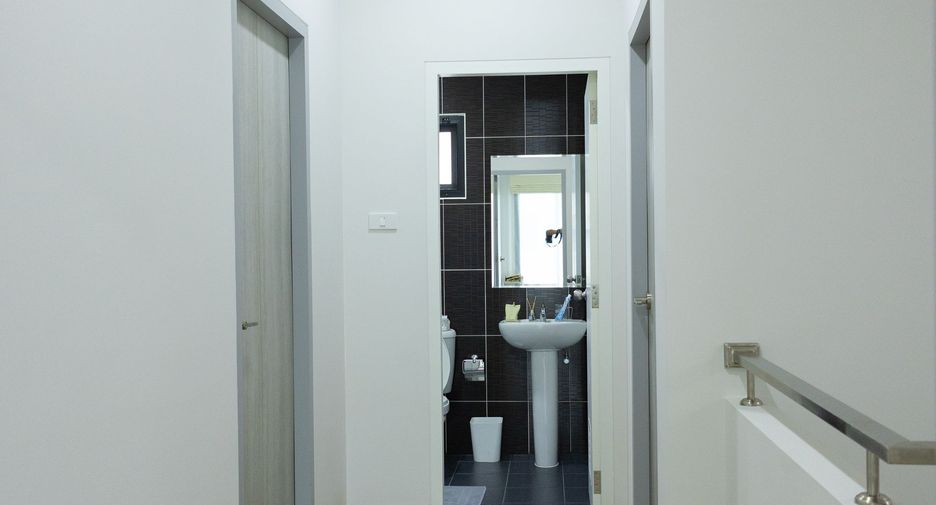 For sale 3 bedrooms house in San Kamphaeng, Chiang Mai